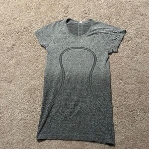 LULULEMON SIZE 6 GREY SWIFTLY TECH